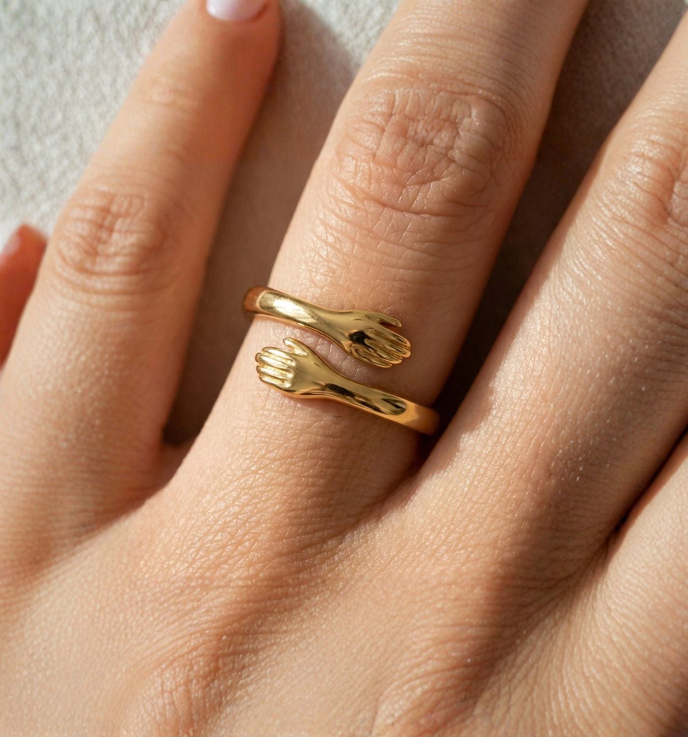 Hug Ring — 18k Gold
