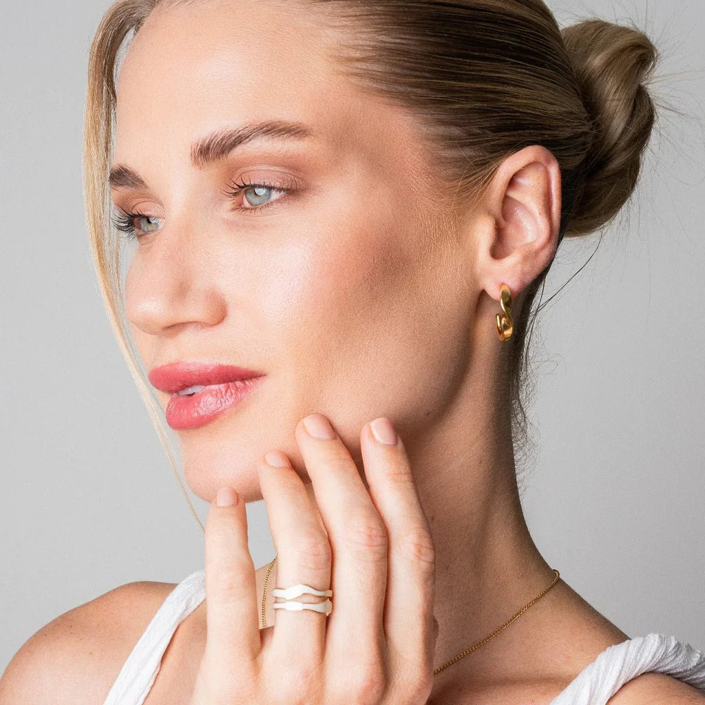 Abstract Mother-of-Pearl Adjustable Ring — 18k Gold