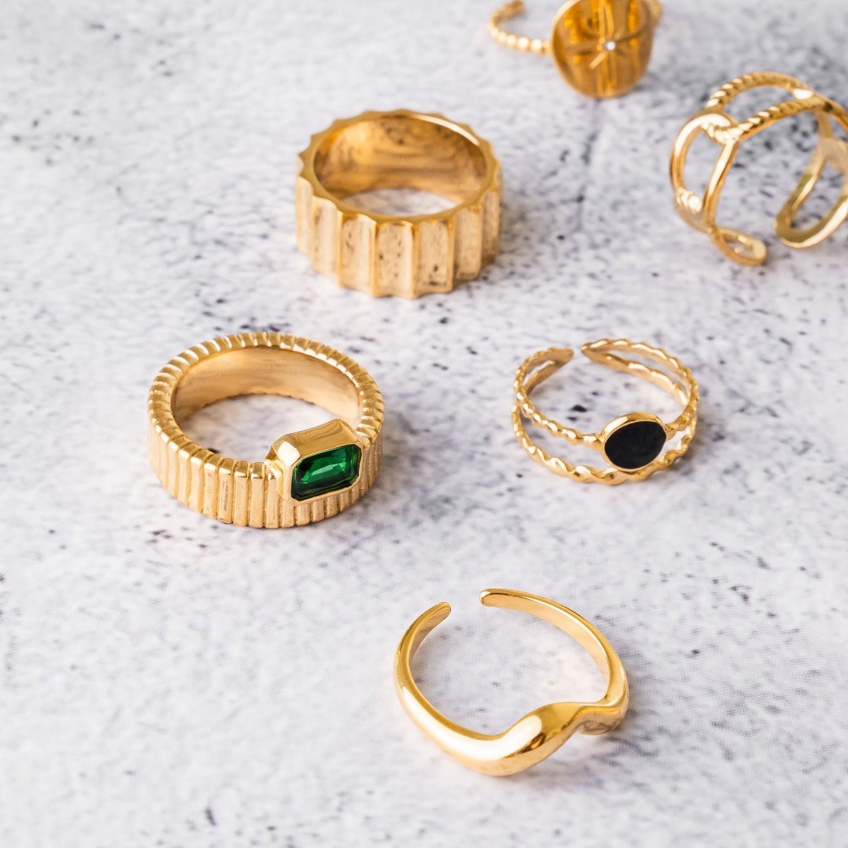 Adjustable Onyx Ring — 18k Gold