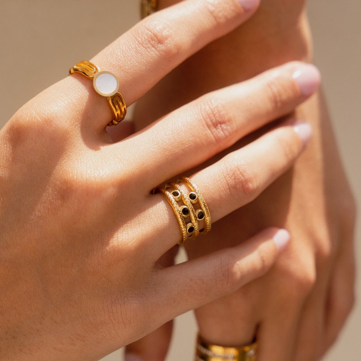 Athena Mother-of-Pearl Stone Ring — 18k Gold