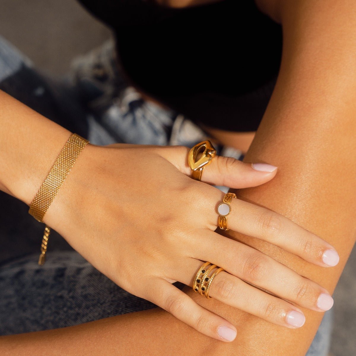 Athena Mother-of-Pearl Stone Ring — 18k Gold