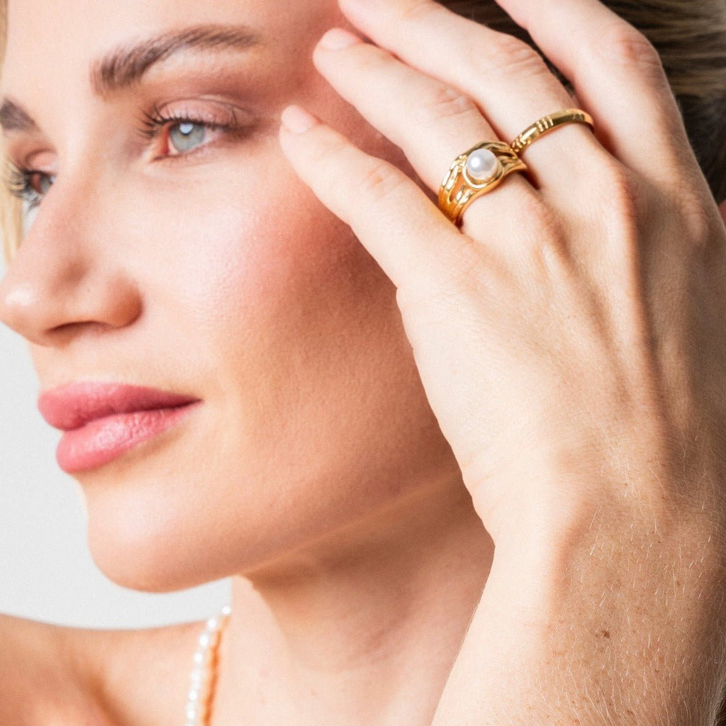 Catalina Pearl Solitaire Ring — 18k Gold