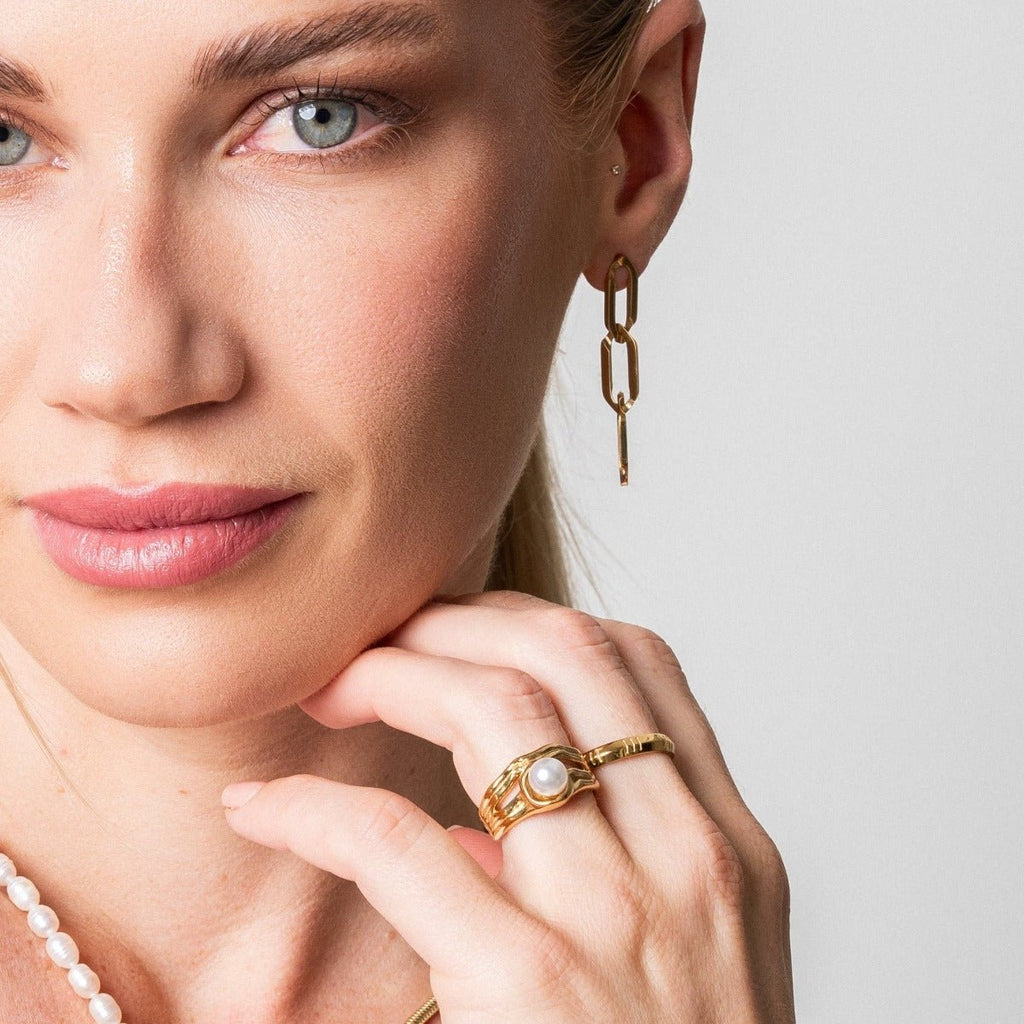 Catalina Pearl Solitaire Ring — 18k Gold