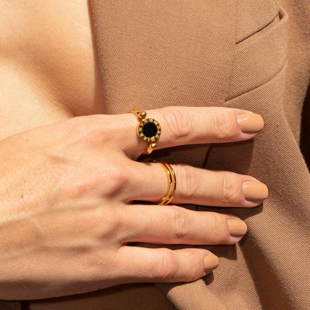 Spinner Numeral Roman Ring — 18k Gold