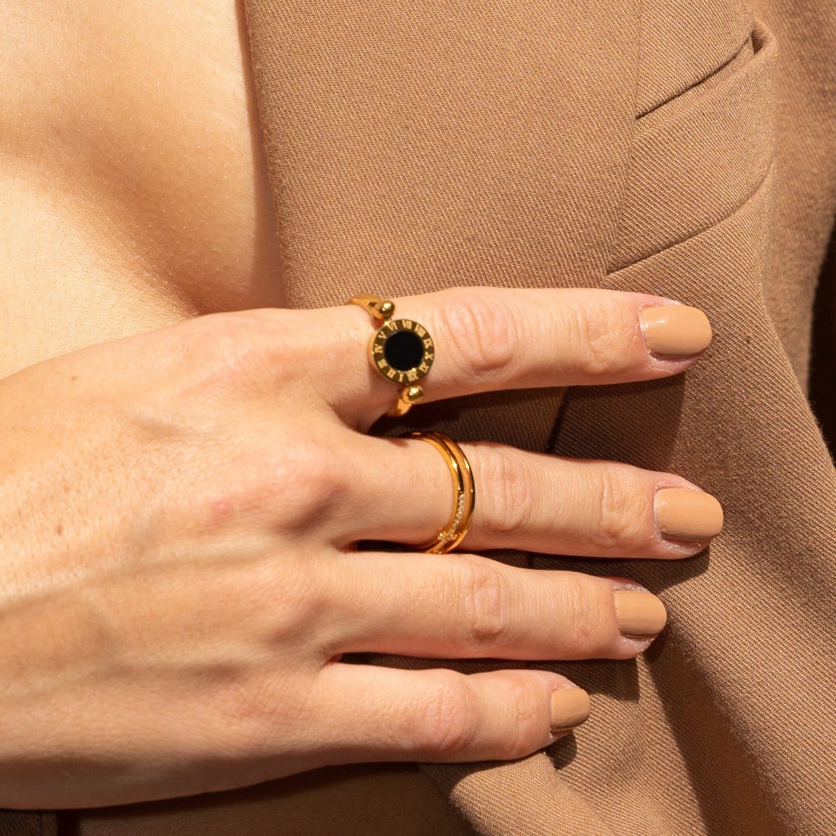 Spinner Numeral Roman Ring — 18k Gold