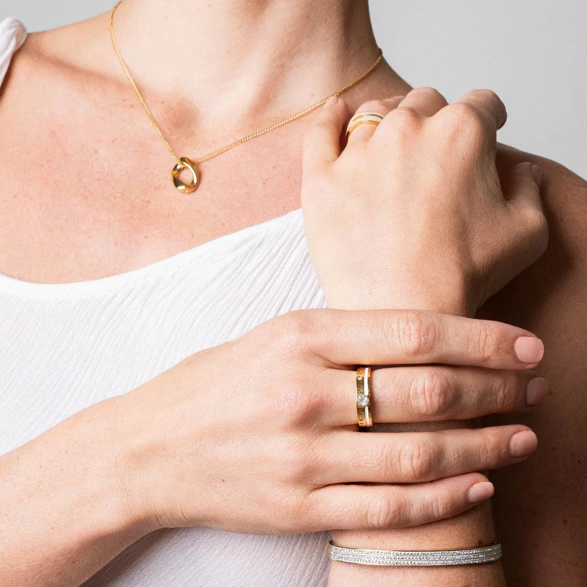 Rainha Stone Cristal Ring — 18k Gold