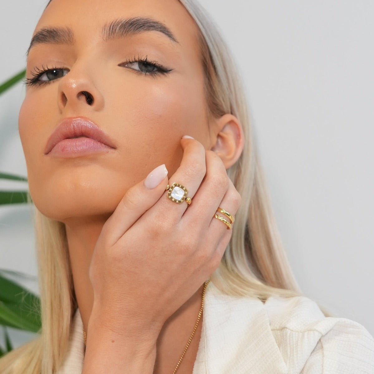 Square Charm Spinner Ring — 18k Gold