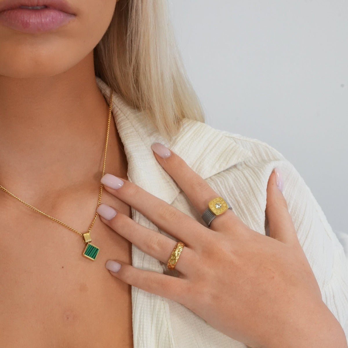 Textura Lunar Ring — 18k Gold