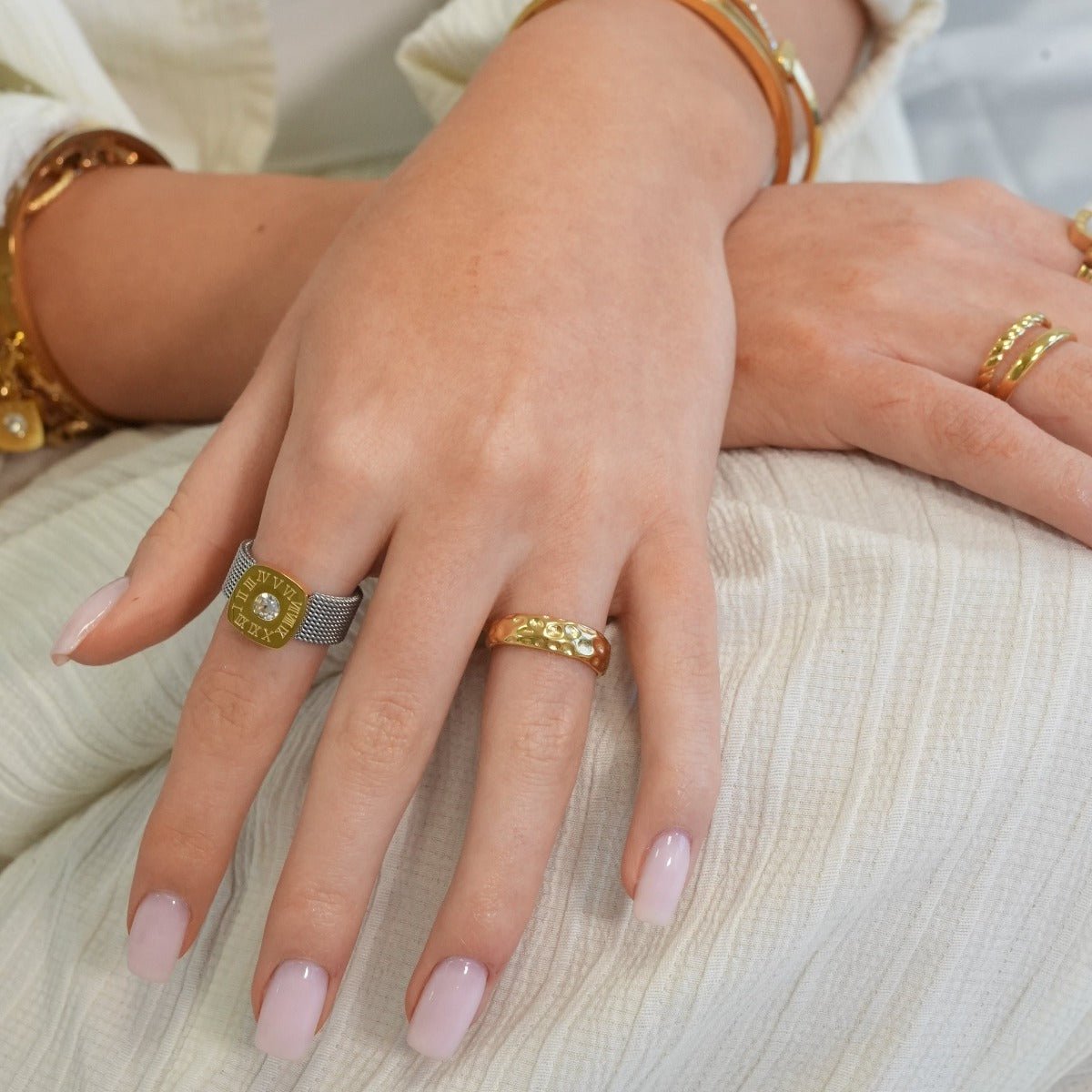 Textura Lunar Ring — 18k Gold
