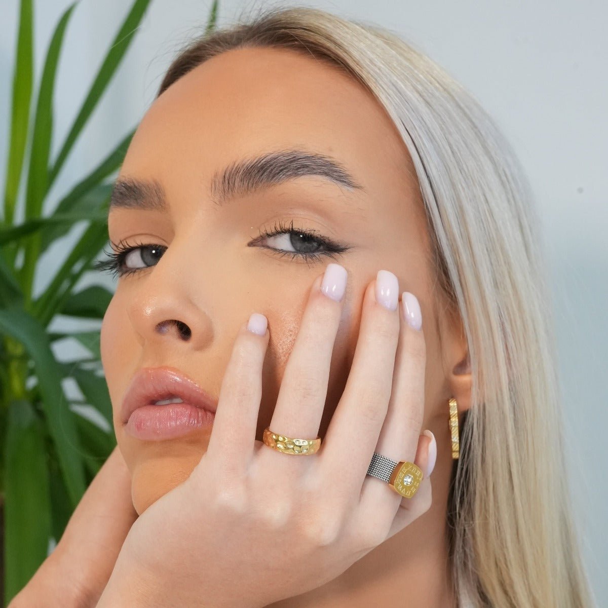 Textura Lunar Ring — 18k Gold