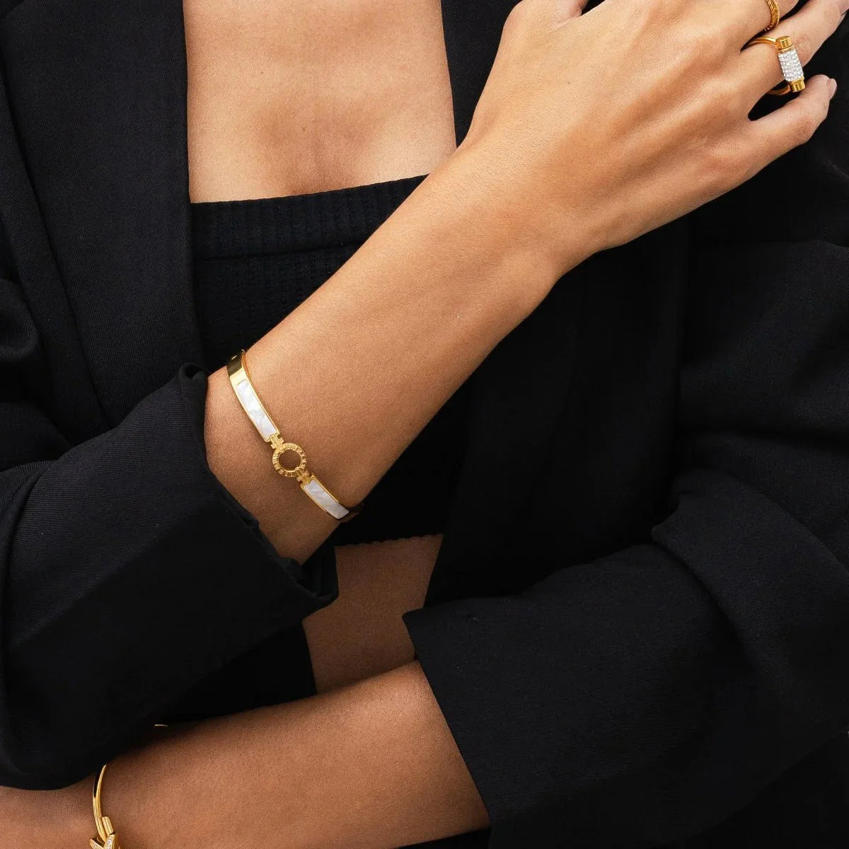 Aura Bangle — 18k Gold
