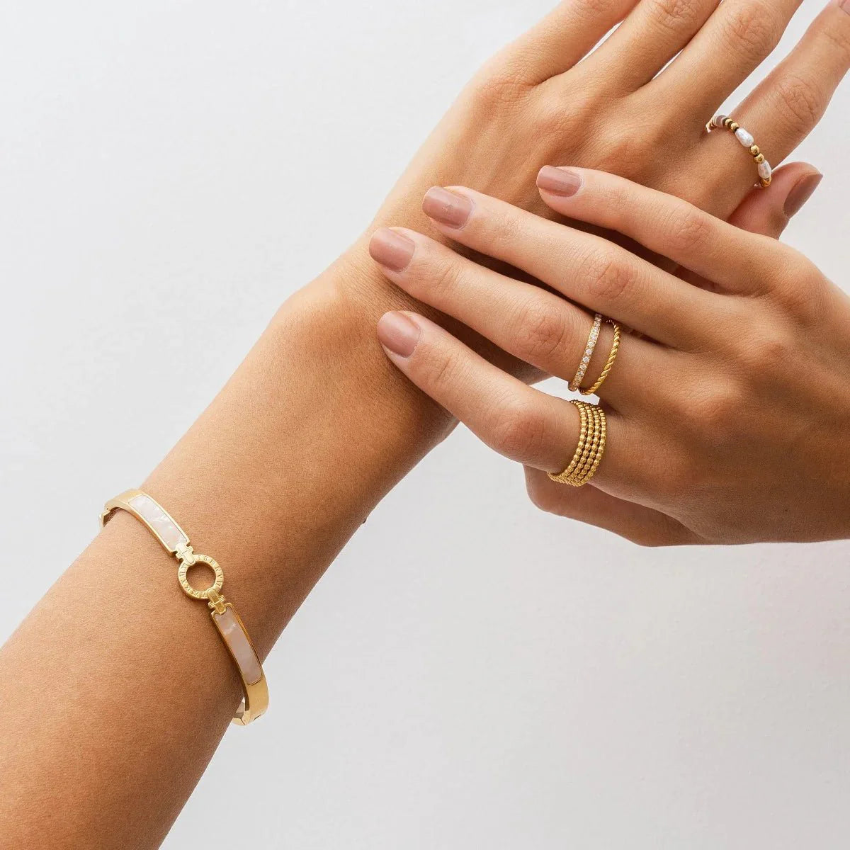 Aura Bangle — 18k Gold