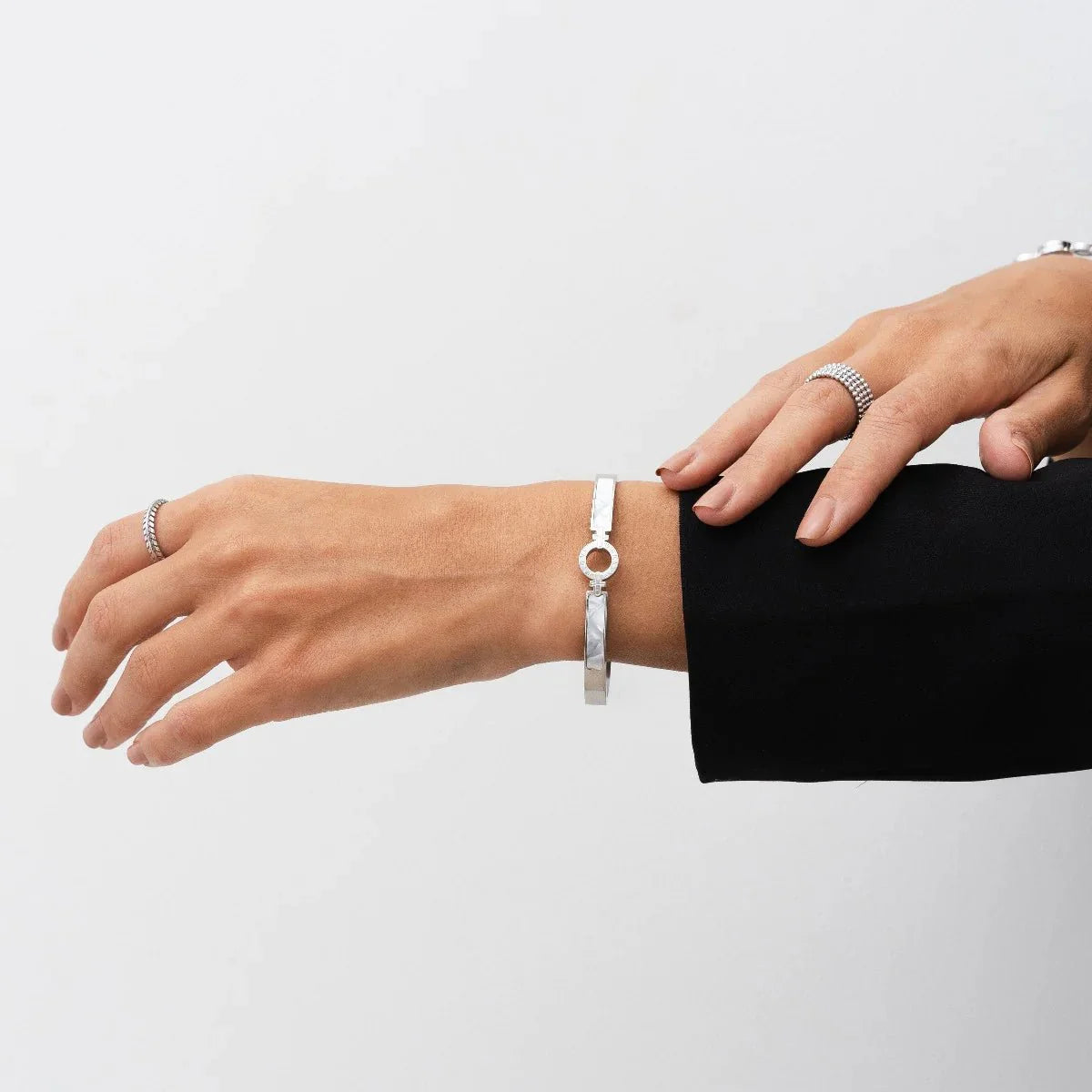 Aura Bangle — Silver