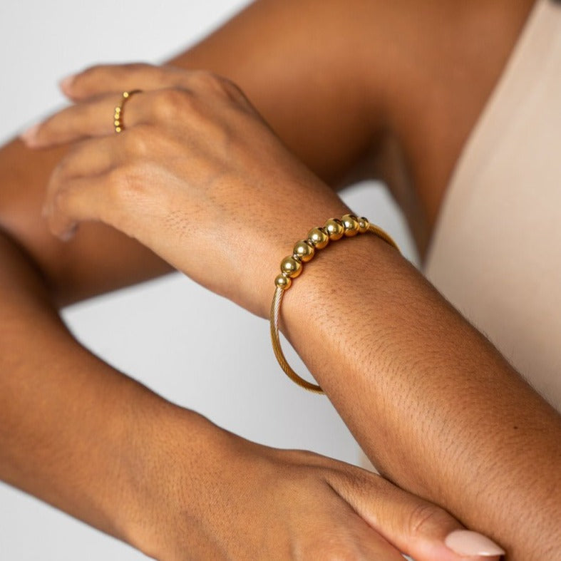 Anti-stress Adjustable Sphere Bangle — 18k Gold