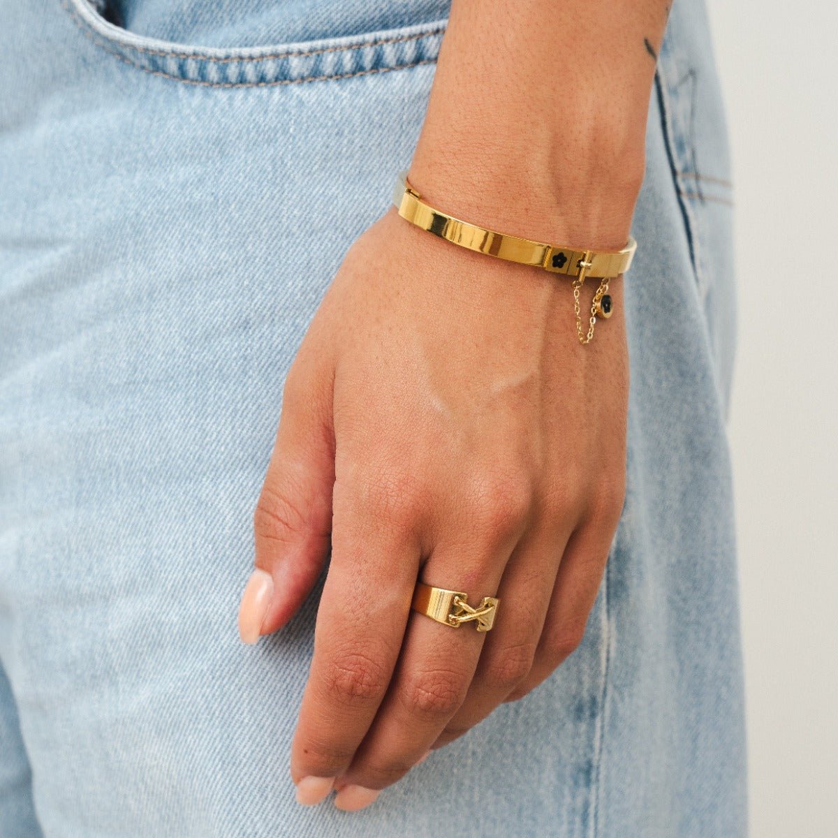 Charme Bangle — 18k Gold