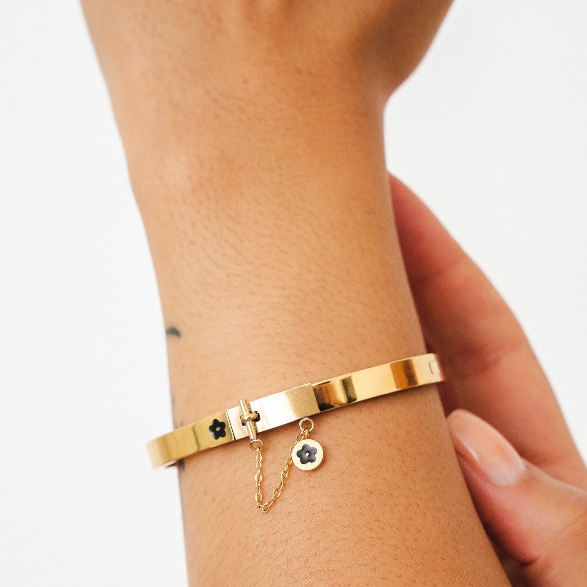 Charme Bangle — 18k Gold