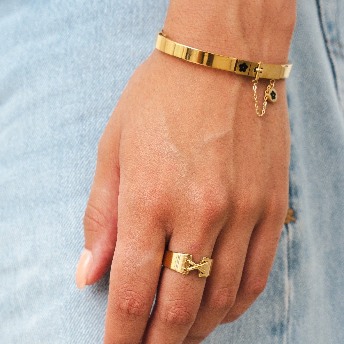 Charme Bangle — 18k Gold