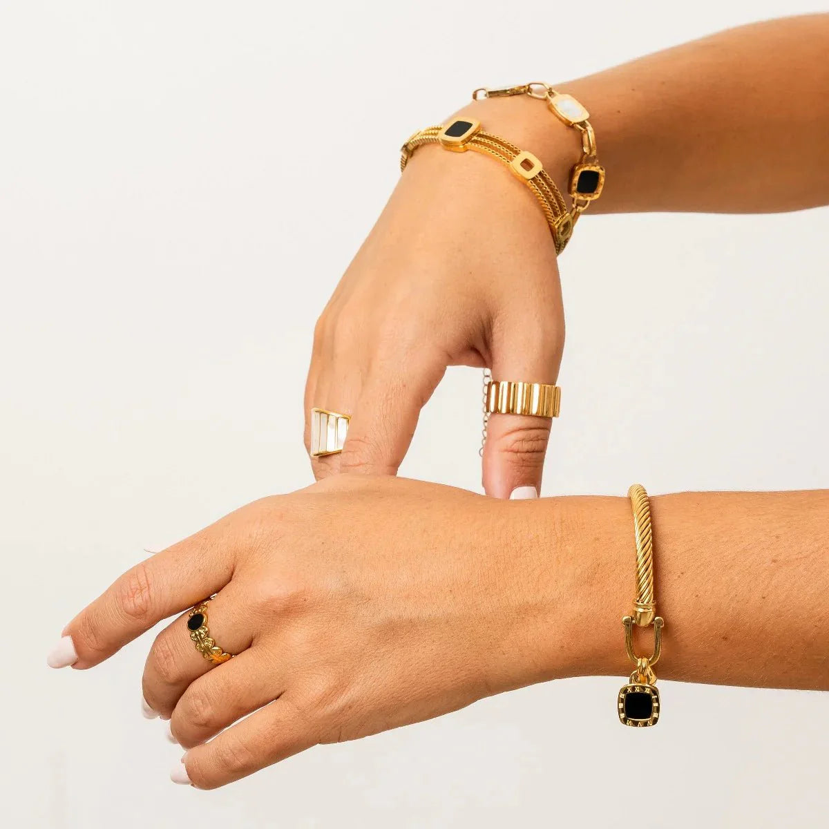 Onyx Square Bangle — 18k Gold