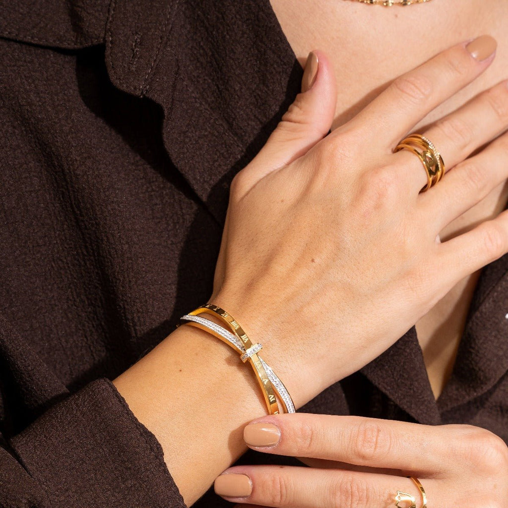 Roman Crystal Bangle — 18k Gold