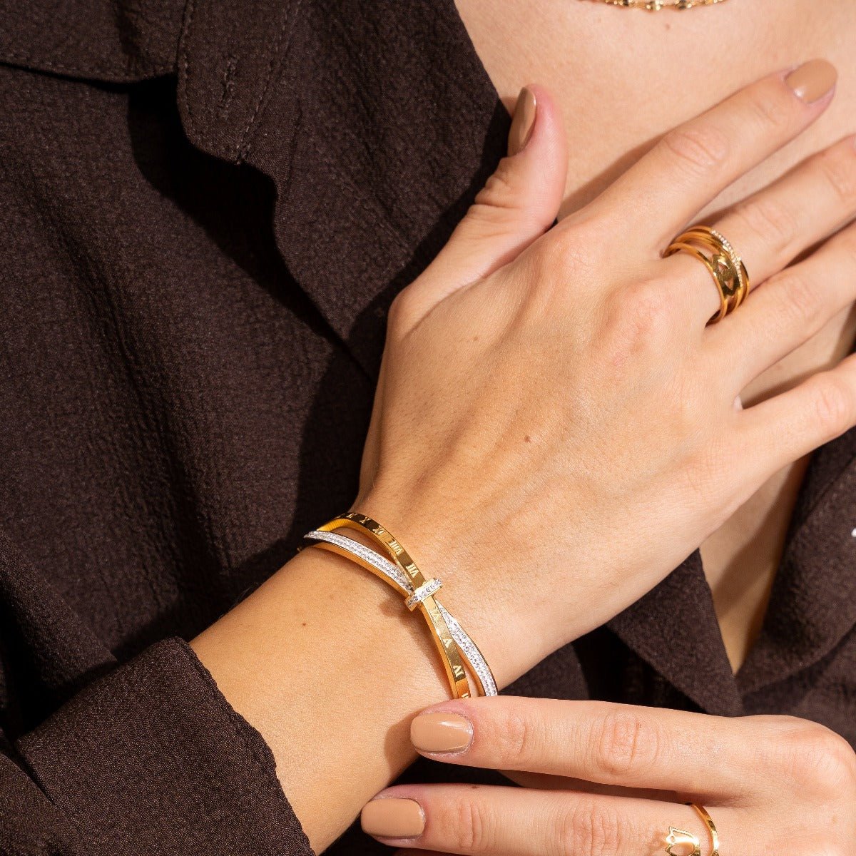 Roman Crystal Bangle — 18k Gold