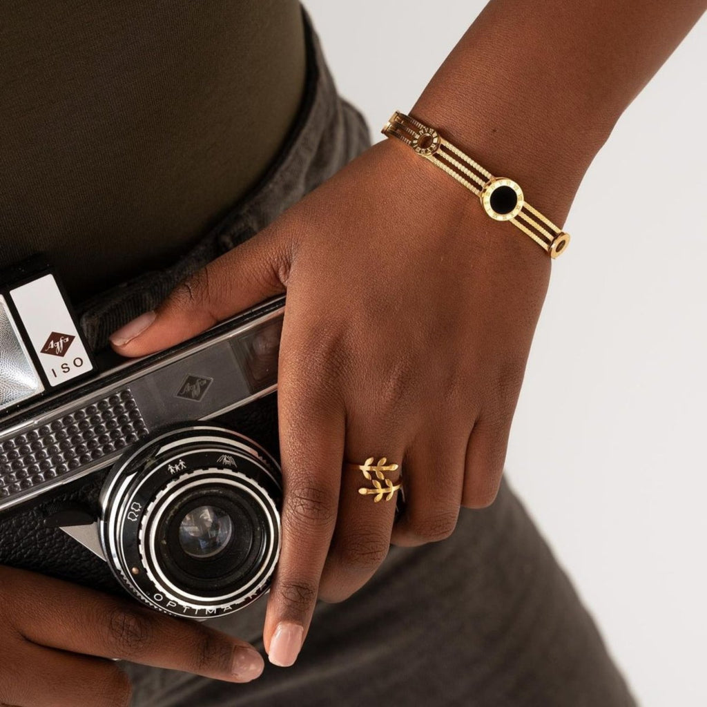 Triple Onyx Bangle — 18k Gold