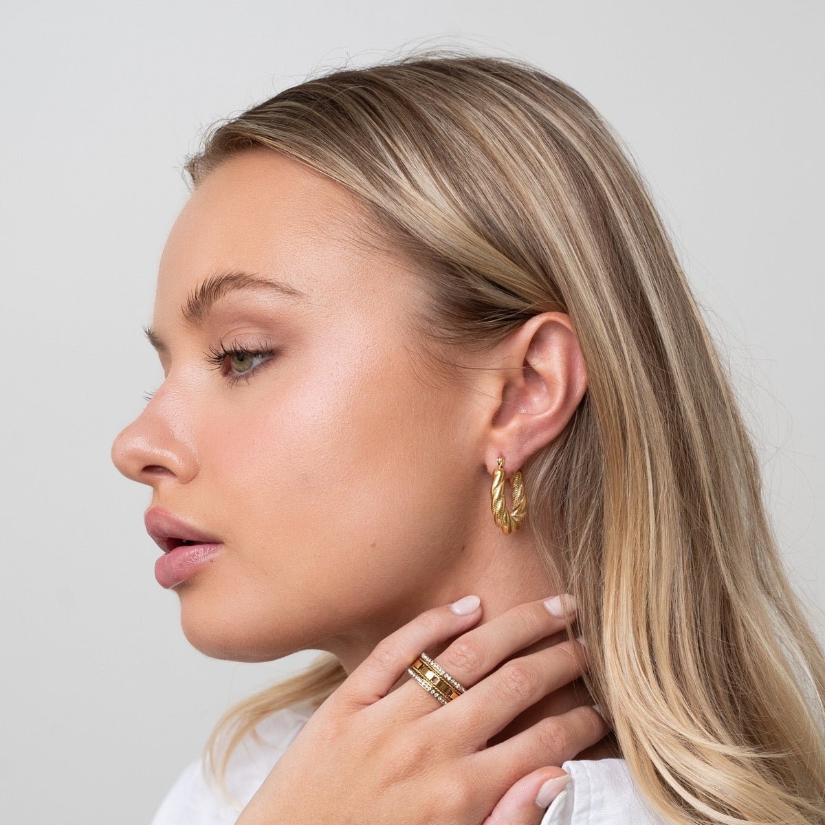Hoop Twisted Earrings — 18k Gold
