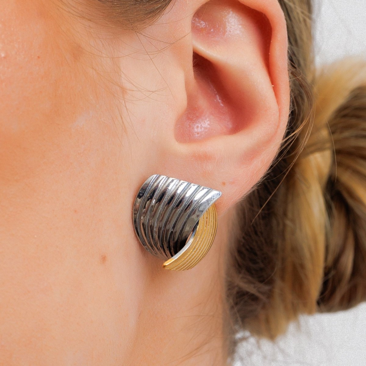 Wave Motion with Mix Banhos Gold & Earrings — Silver