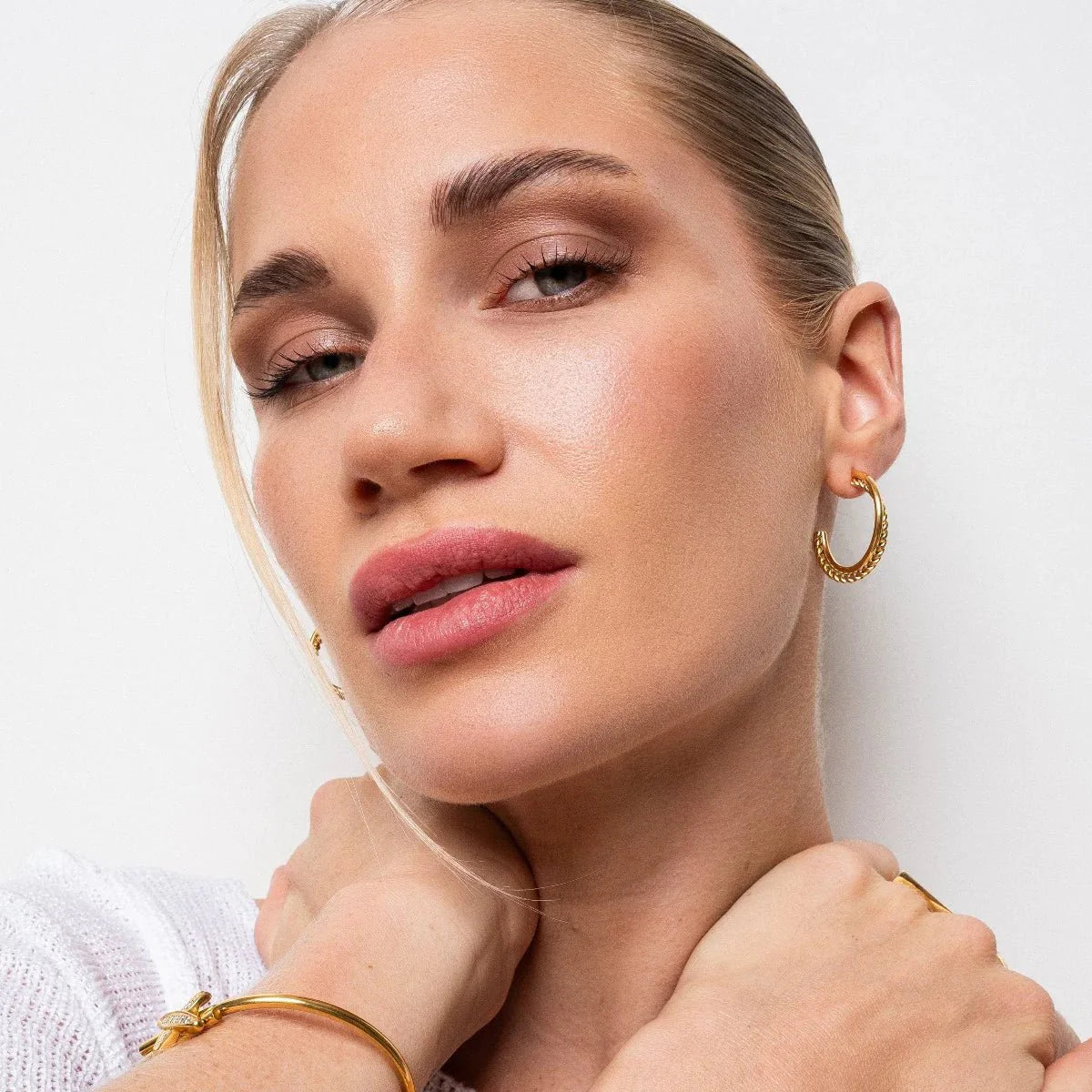 Hoop Madison Earrings — 18k Gold