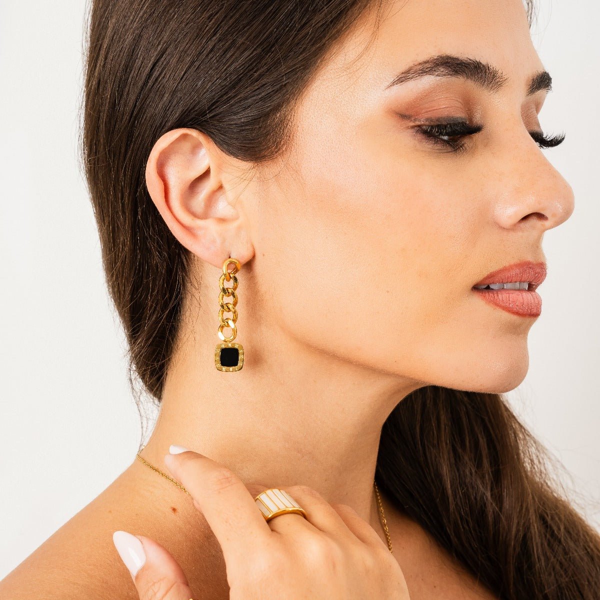 Lorenza Pendentes Onyx Earrings — 18k Gold