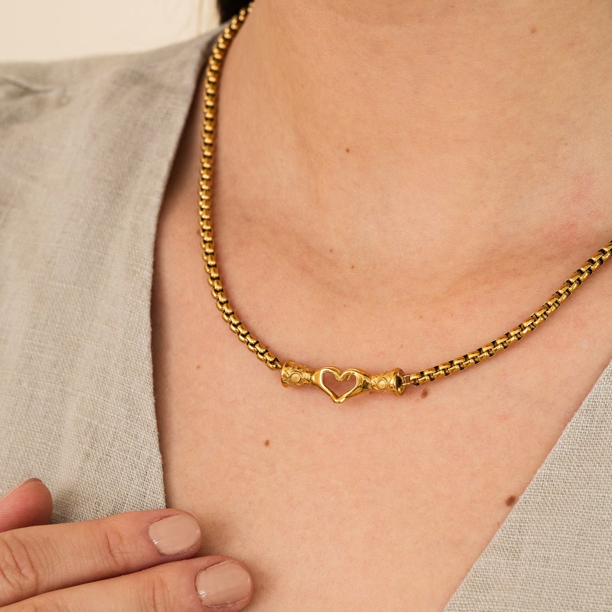 Amavi Necklace — 18k Gold