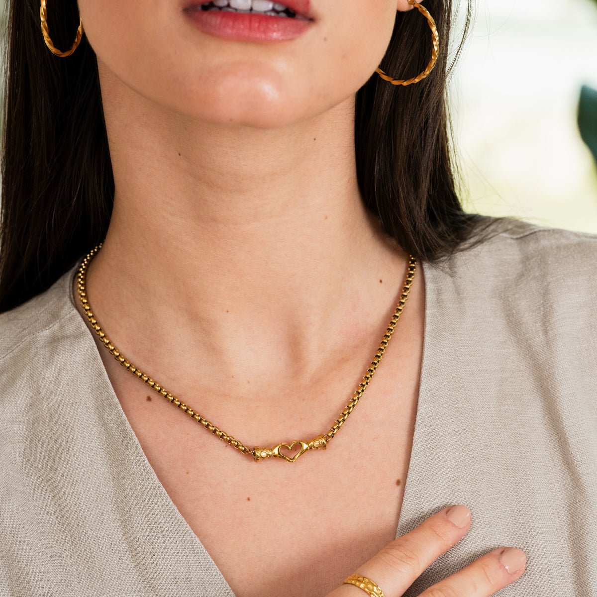 Amavi Necklace — 18k Gold