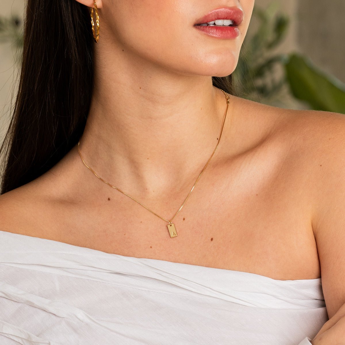Initial Letter Minimal Necklace — 18k Gold