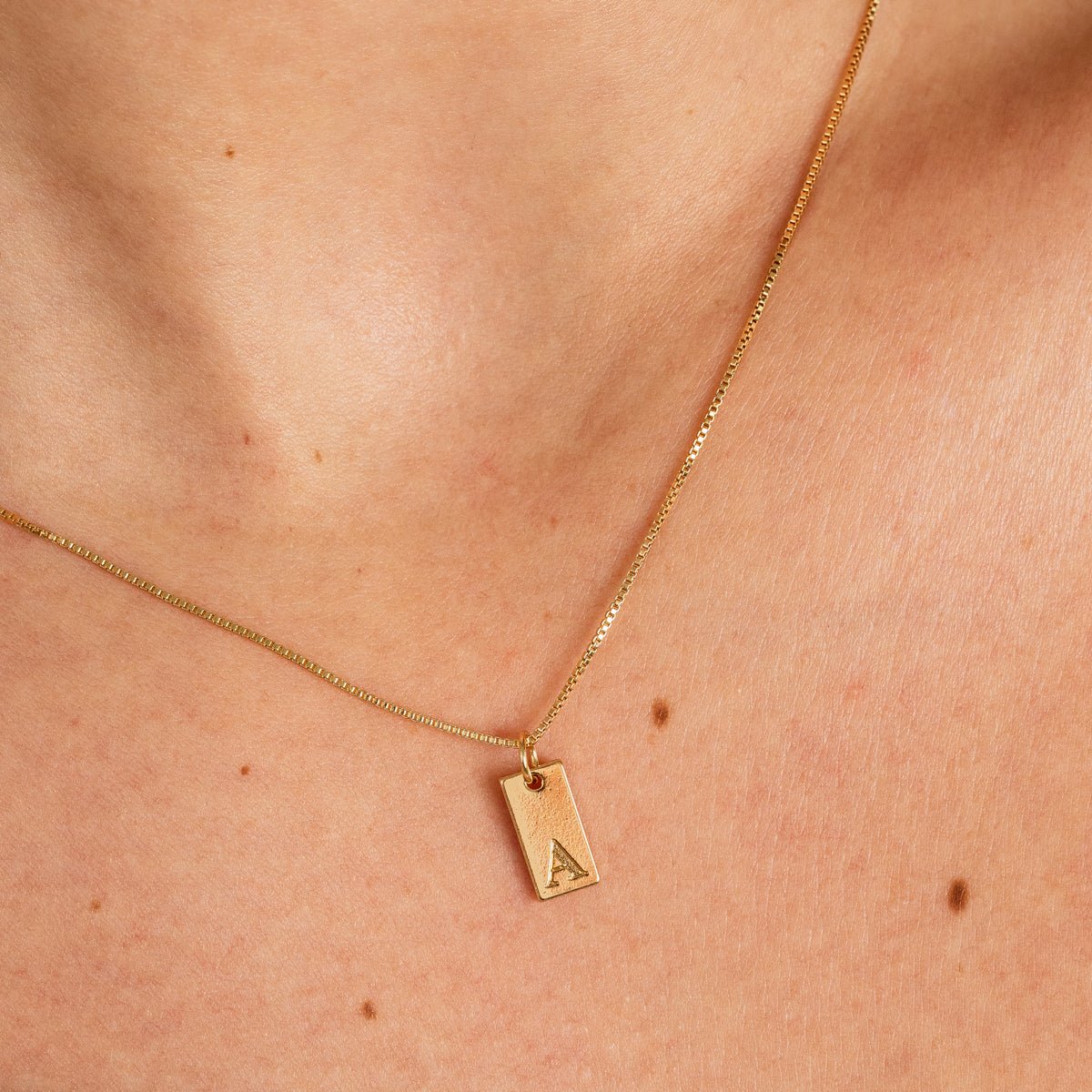 Initial Letter Minimal Necklace — 18k Gold
