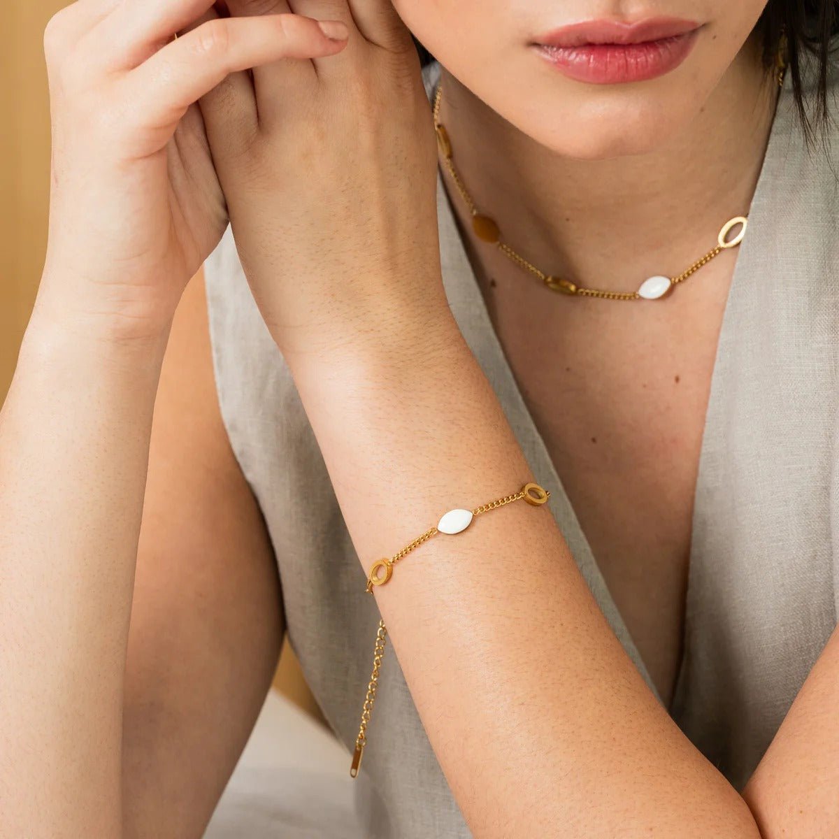 Oval Angellica Necklace — 18k Gold