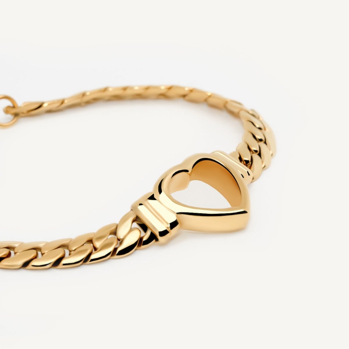 Heart Minimalist Bracelet — 18k Gold
