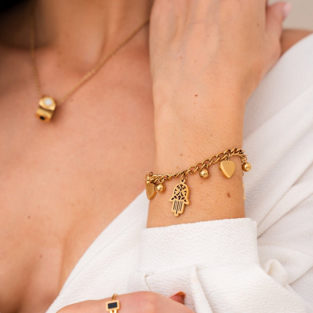 Link Pendant Heart & Hamsá Bracelet — 18k Gold
