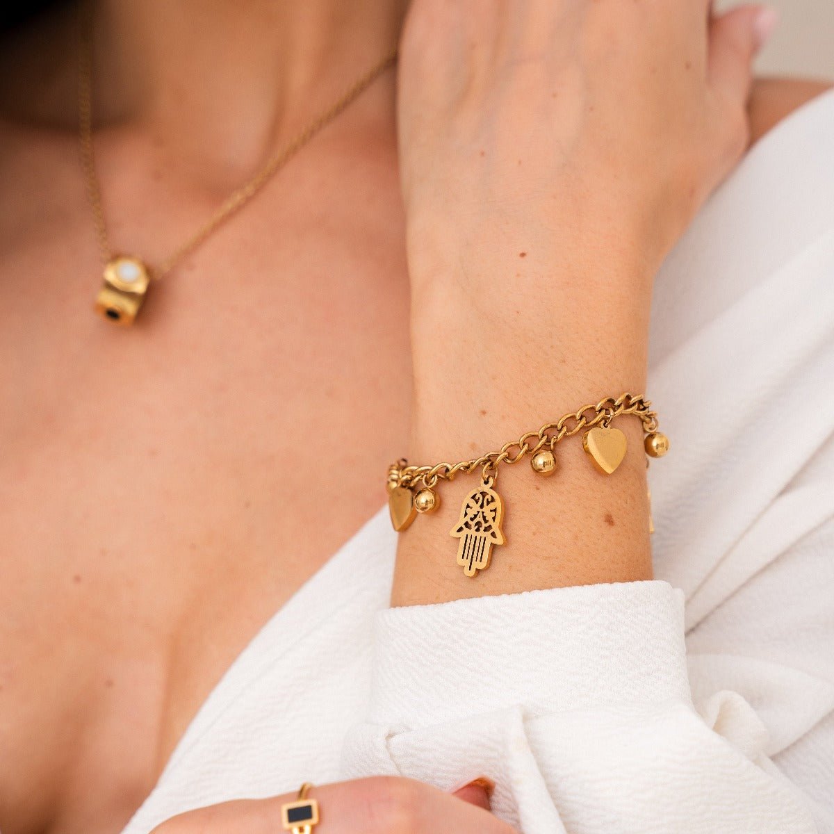 Link Pendant Heart & Hamsá Bracelet — 18k Gold