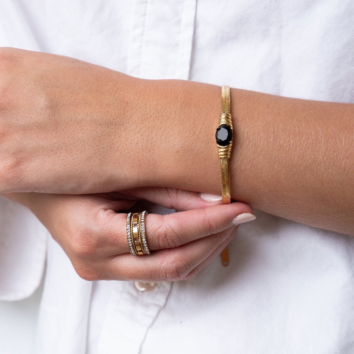 Stone Onyx Bracelet — 18k Gold